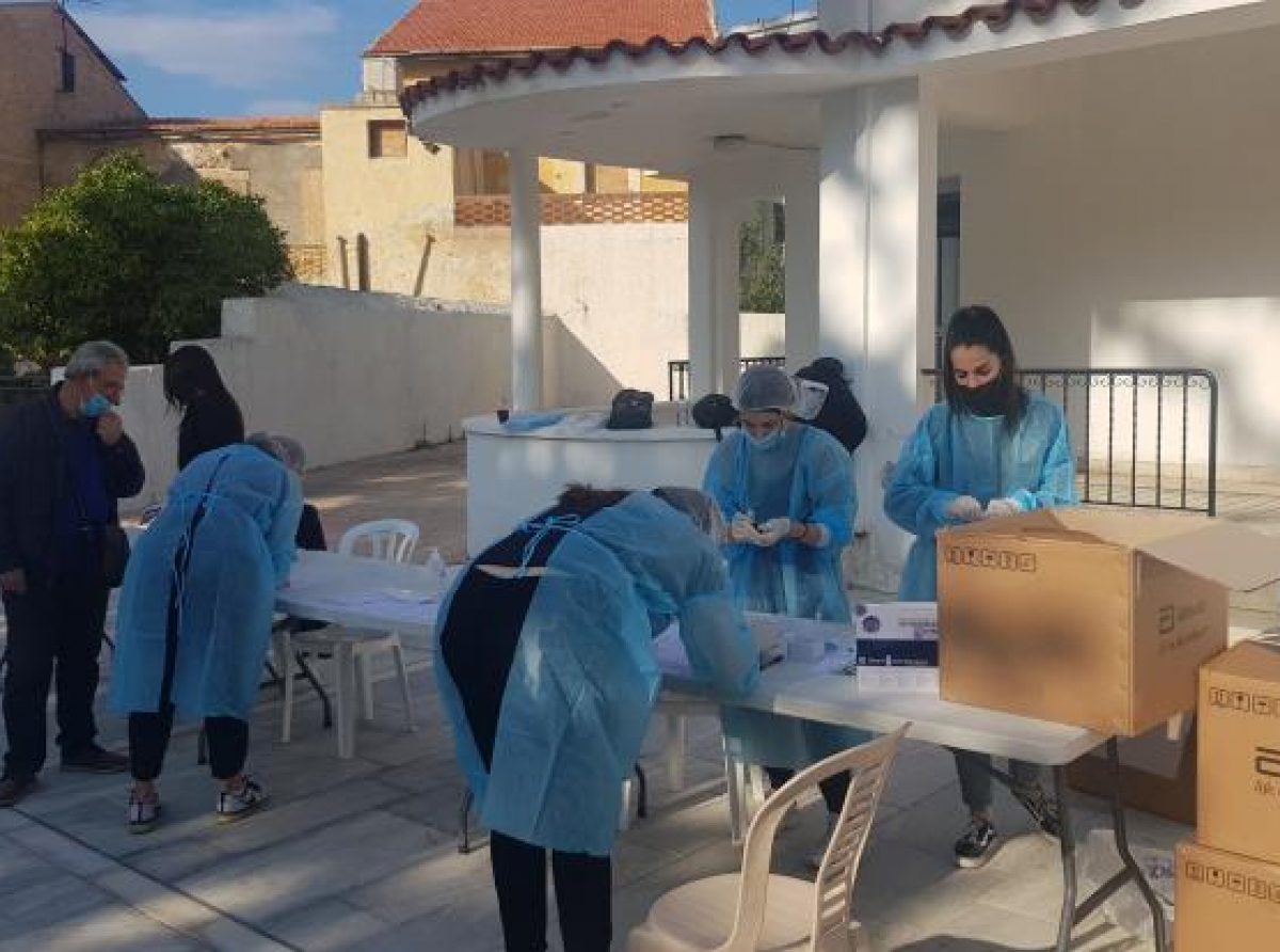 Αυξάνονται στα 64 τα σημεία δειγματοληψίας για rapid tests το Σάββατο